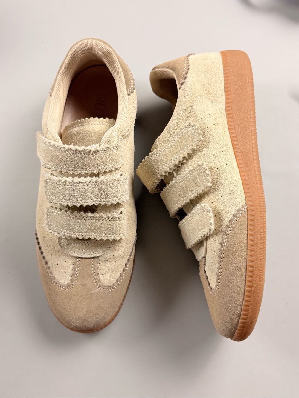 Silent D Seena Sneakers Beige Suede Triple Strap Gum Sole Women’s 8